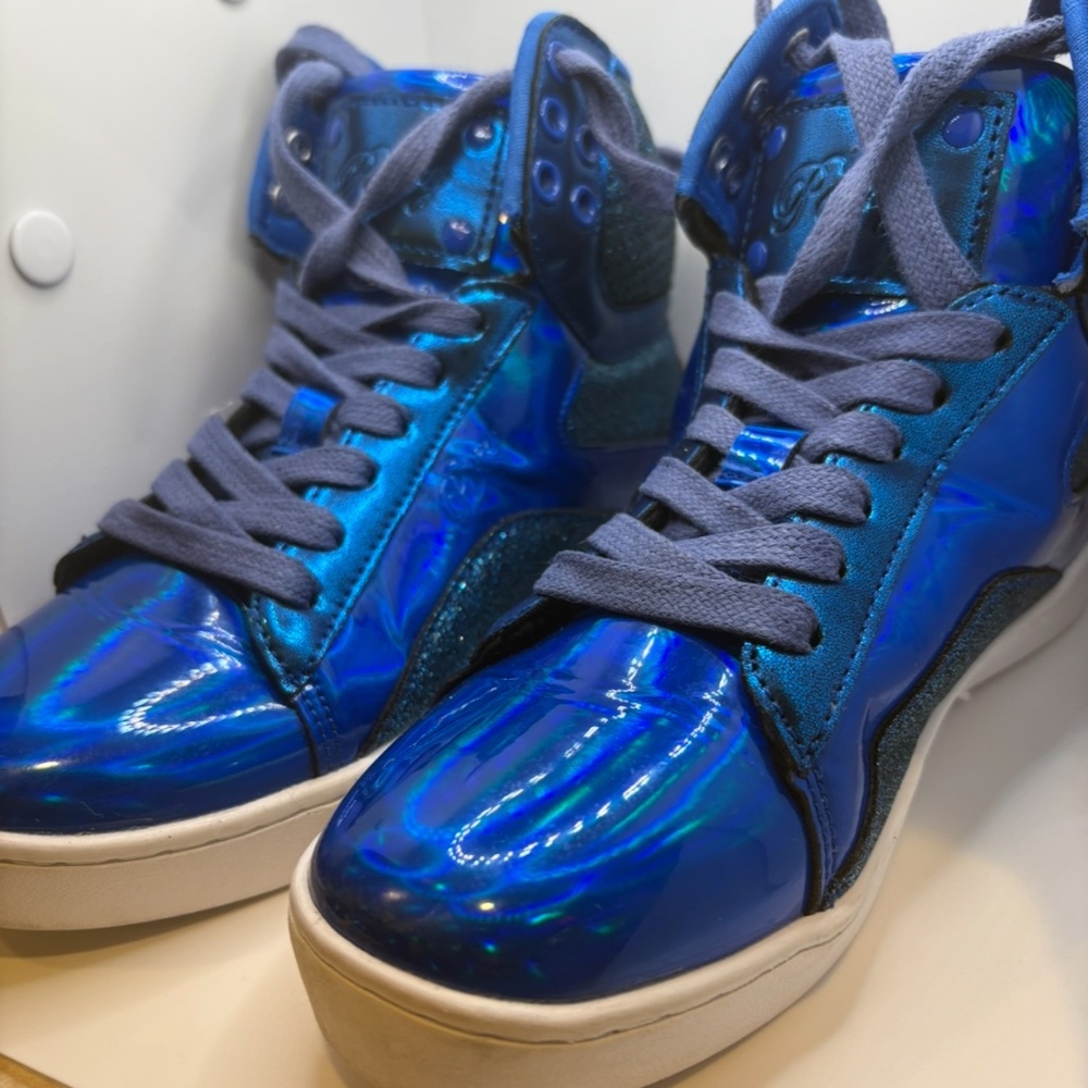 Pastry Glam Pop Tart shoes, women's size 5, blue